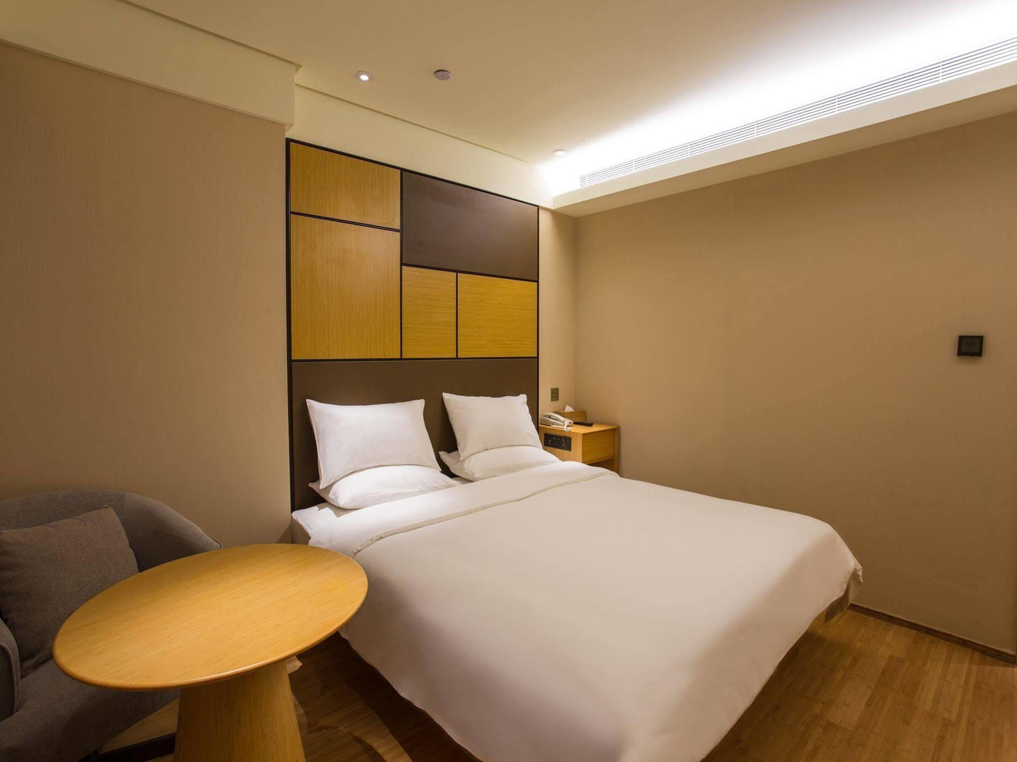 JI Hotel Xintiandi Shanghai Bagian luar foto